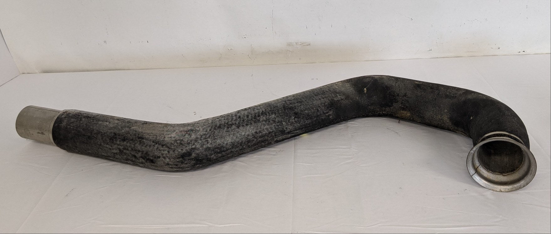 Damaged Freightliner DD13 RH 2V2 Exhaust Inlet Pipe - P/N 04-32824-000 (9667436773692)