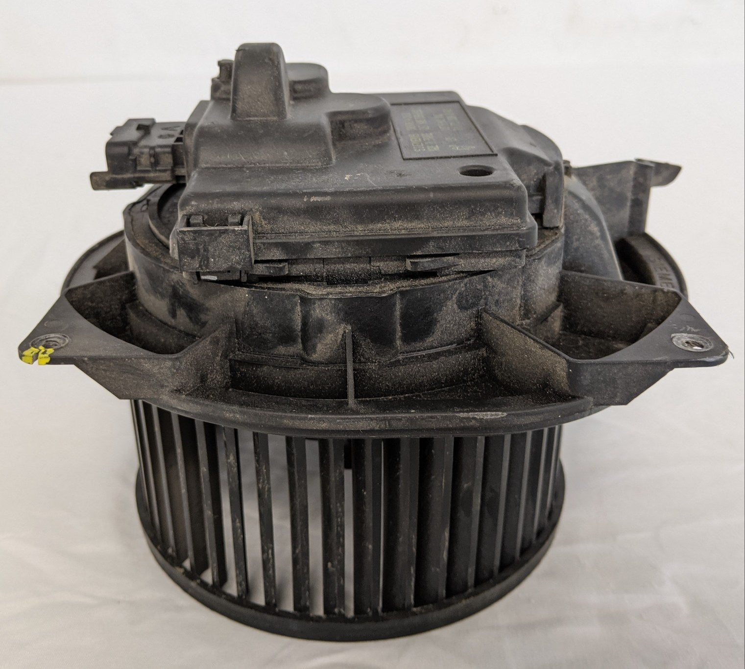 Damaged Freightliner Columbia HVAC Blower Motor - P/N 7737080401 (9656710299964)