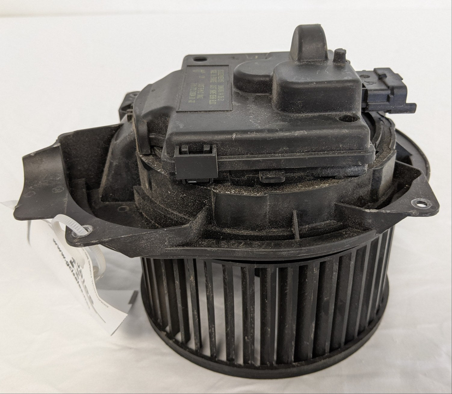 Damaged Freightliner Columbia HVAC Blower Motor - P/N 7737080401 (9656710299964)