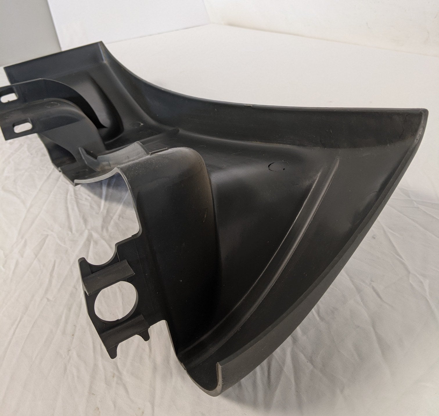 Freightliner Columbia, Century RH Chassis Fairing End Cap - P/N: 22-51299-001 (6734374273110)