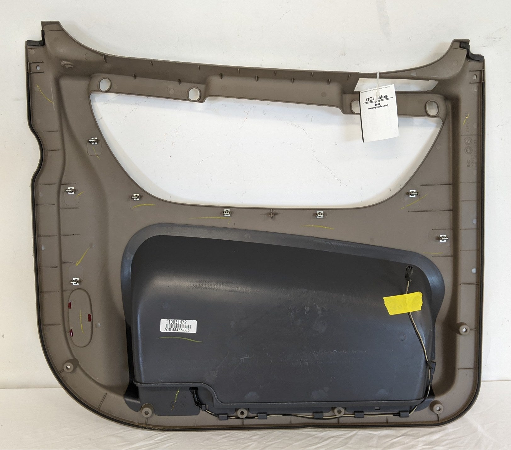 Freightliner Cascadia P3 RH Front Door Panel Assy - P/N A18-58477-005, 16915386 (9673737994556)