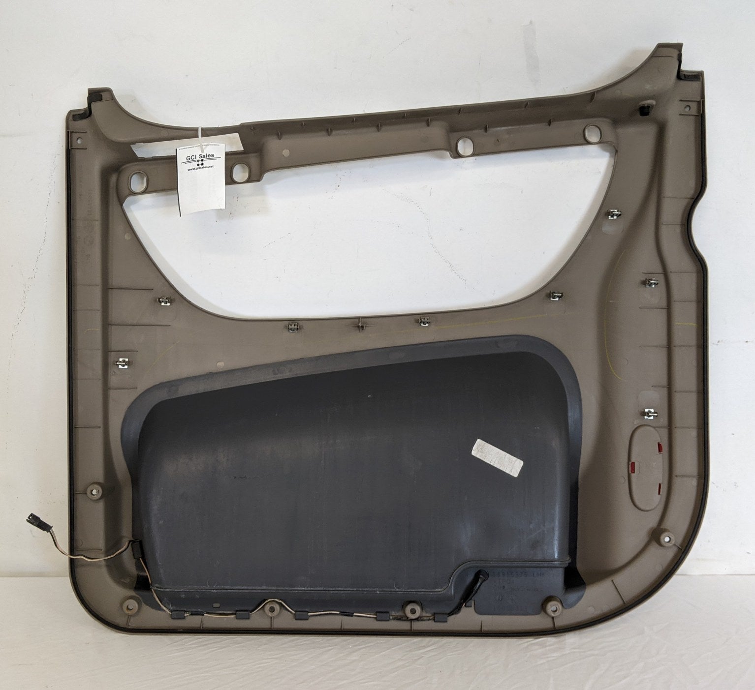 *Heavy Wear* Freightliner Cascadia P3 LH Door Panel -P/N A18-58477-004, 16915385 (9673665446204)