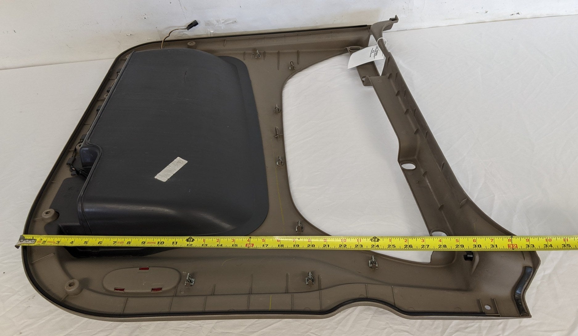 *Heavy Wear* Freightliner Cascadia P3 LH Door Panel -P/N A18-58477-004, 16915385 (9673665446204)