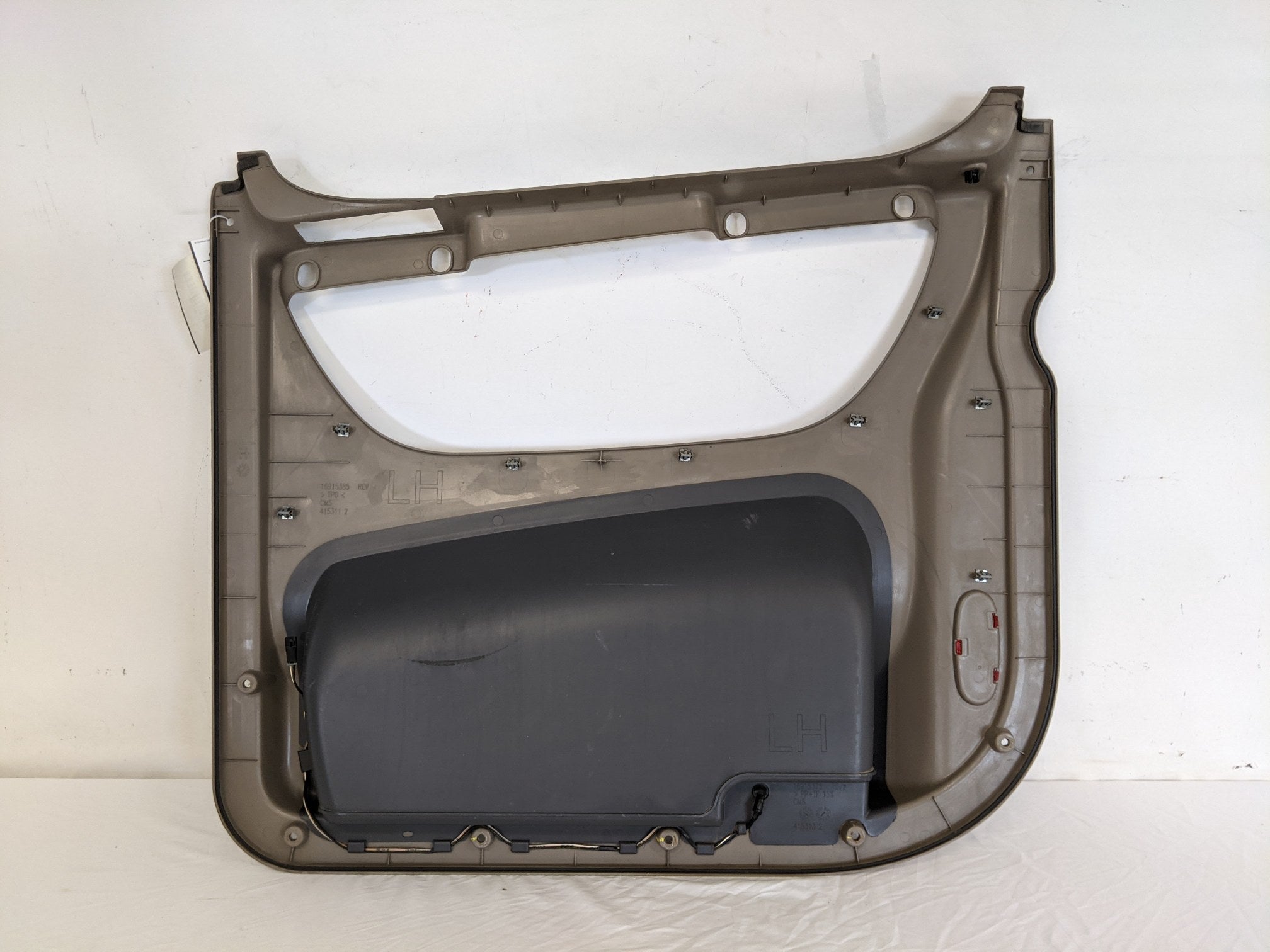 *Heavy Wear* Freightliner Cascadia P3 LH Door Panel w/ Carpet- P/N A18-58477-006 (9673728131388)