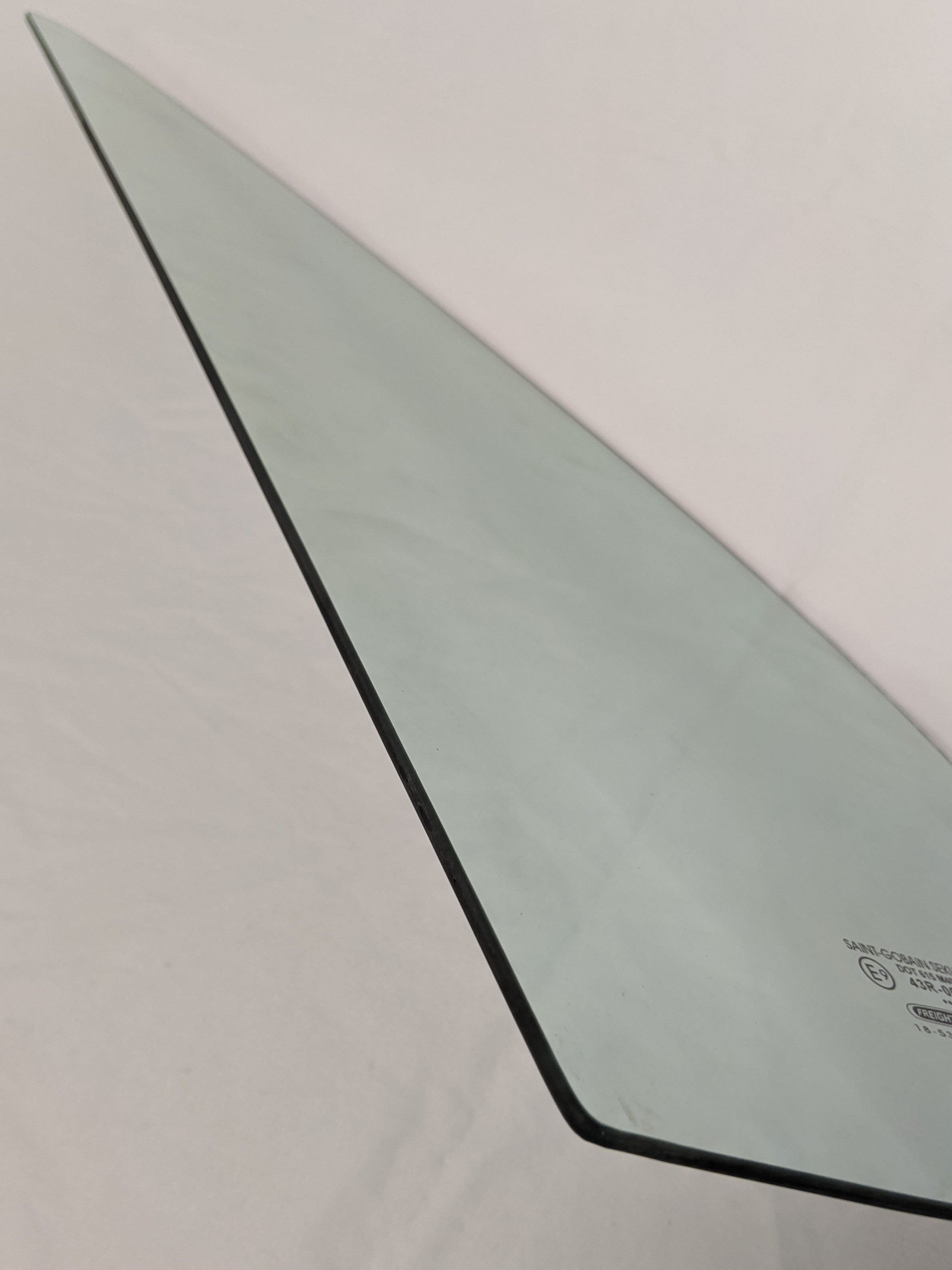 Freightliner Cascadia RH Door Vent Glass - P/N 18-53293-001