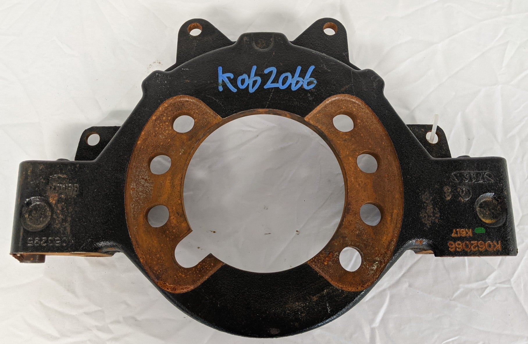 Used Bendix RH Cast Iron Hydraulic Disc Brake Anchor Plate - P/N BWK062066 (9701550358844)