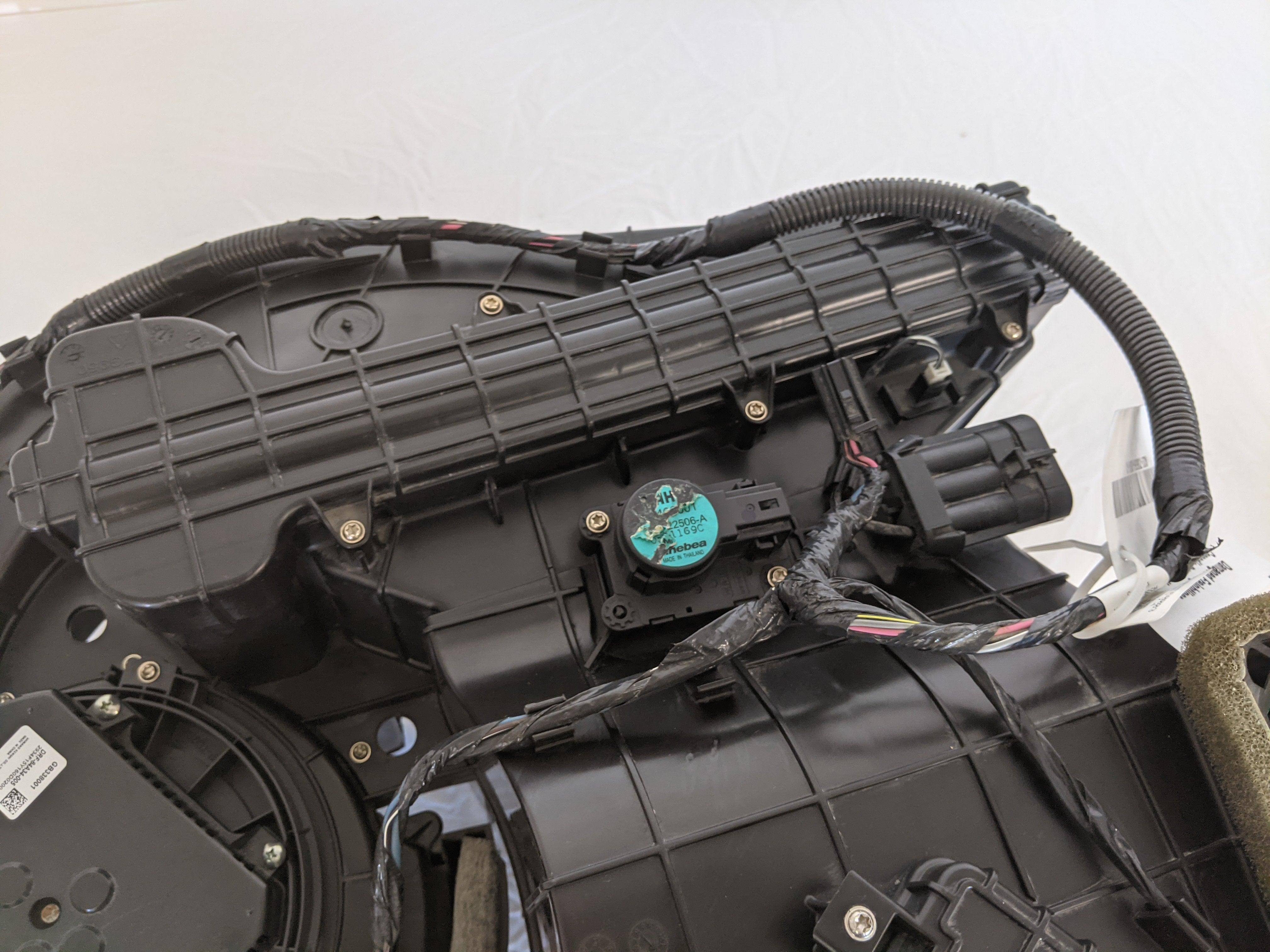 Damaged Freightliner Self Powered Bunk HVAC - A22-73669-000