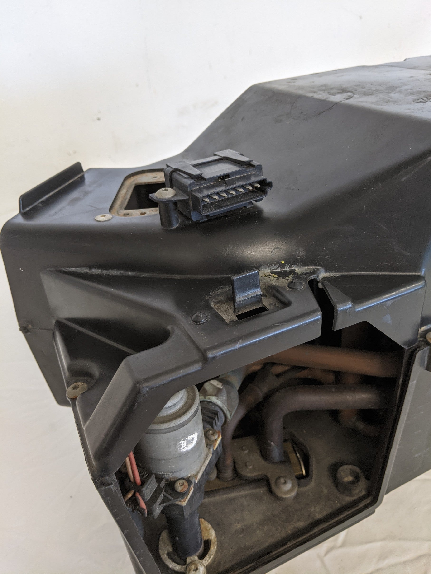 Damaged  Freightliner Century, Columbia Bunk HVAC Unit - P/N A22-46888-014 (9719955980604)