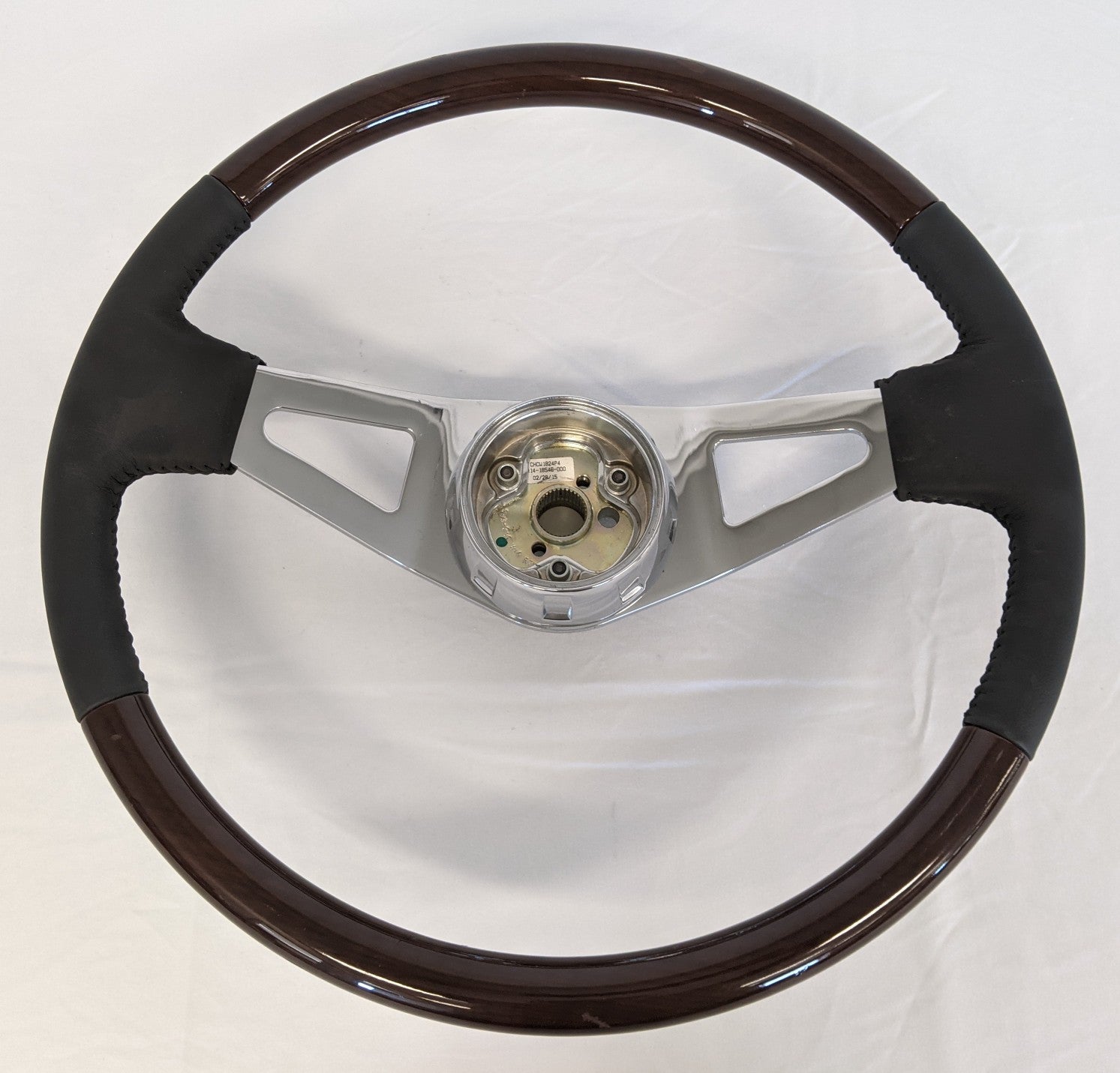 Damaged Western Star 18" Woodgrain/Leather Steering Wheel - P/N  A14-18546-000 (4545047396438)