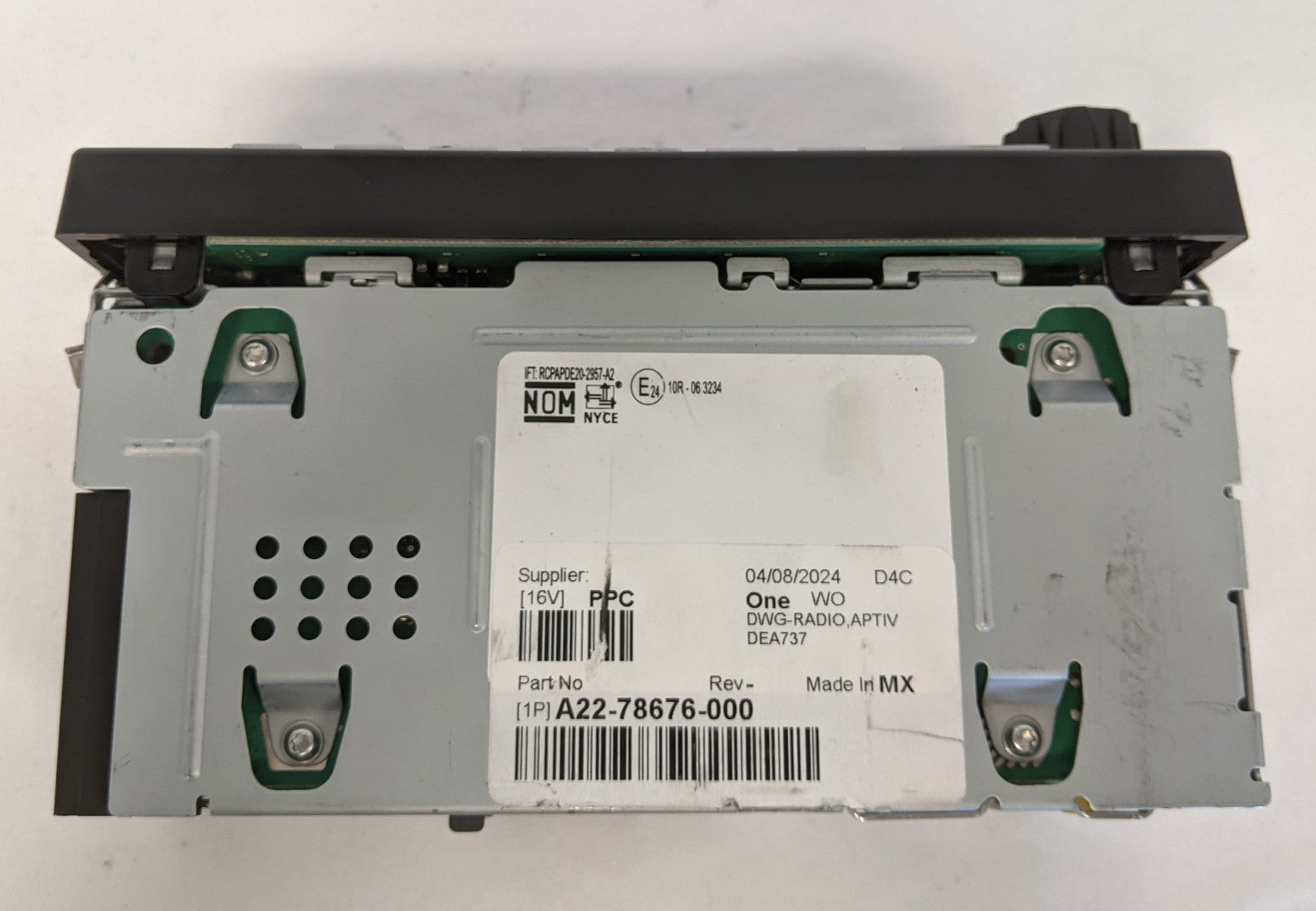 Freightliner AM, FM, WB, BT, USB, SXM DEA737 Radio - P/N A22-78676-000 (8001460830524)