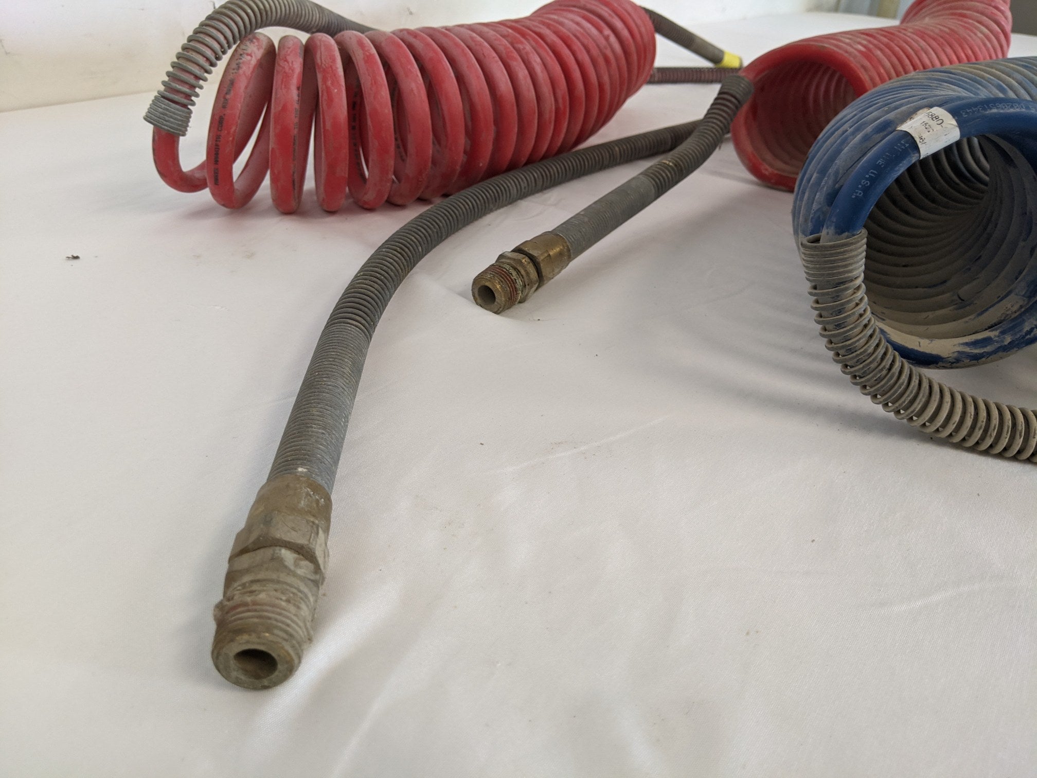 *Lot of 2 Sets* Parker 15 Ft Red & Blue Coiled Trailer Hoses - P/N A12-15880-001 (9746291917116)