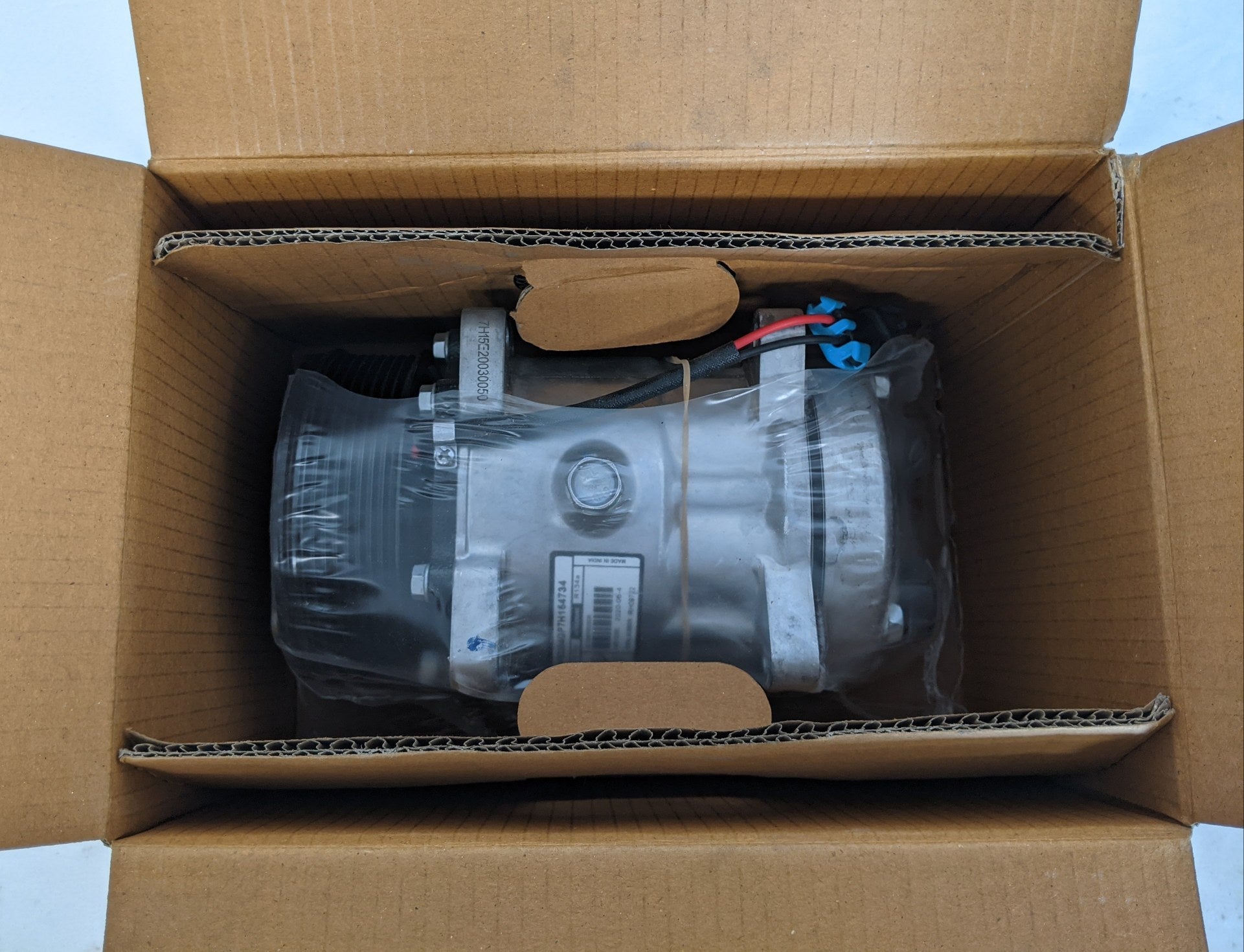 New Alliance Ear Mounted PV8 119 mm A/C Compressor - P/N ABPN83304QP7H154734 (9770657448252)