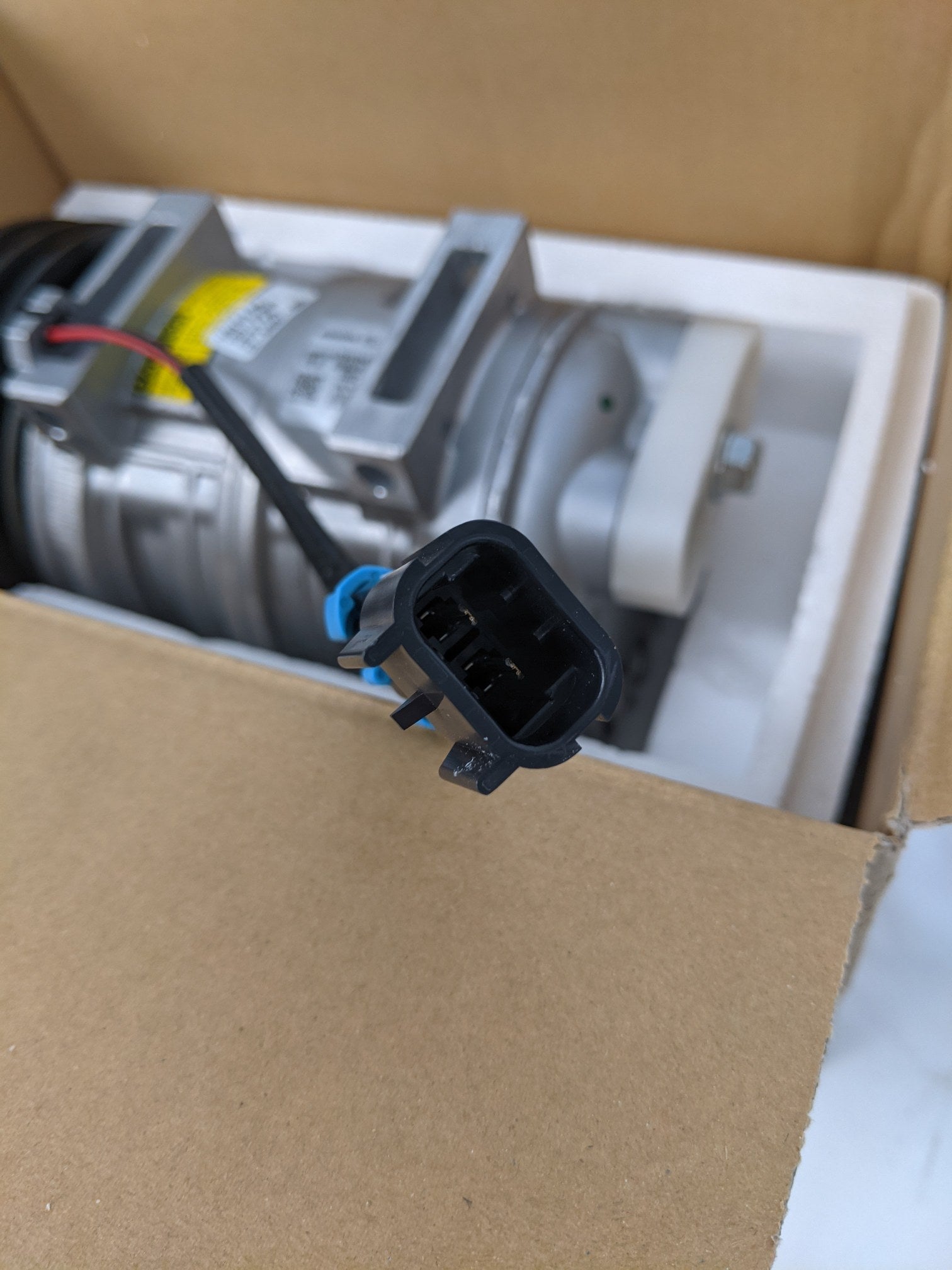 New Valeo Heavy Duty TM R134A 2 Groove A/C Compressor - 22-64097-000