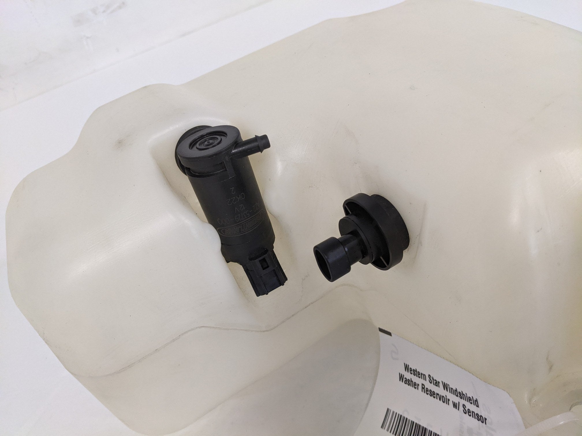 Western Star Windshield Washer Reservoir w/ Sensor - P/N A22-71353-001 (6575849930838)