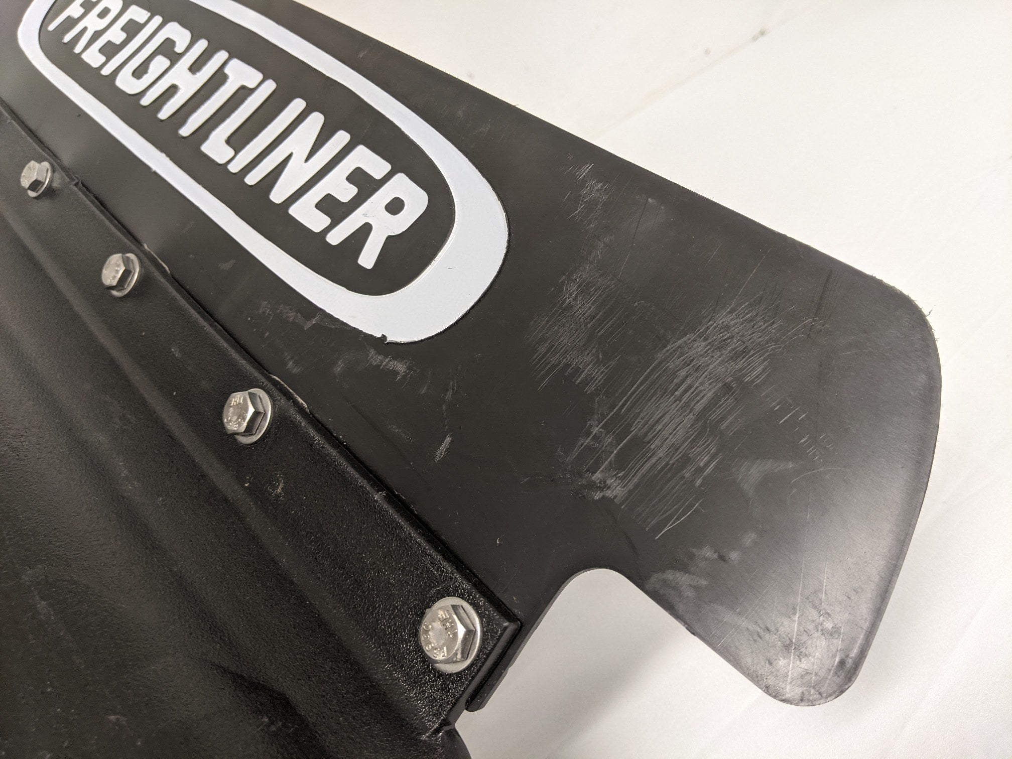 Used Freightliner P3 RH Rear Poly Quarter Fender w/ Logo - P/N A22-58858-003 (8113248600380)