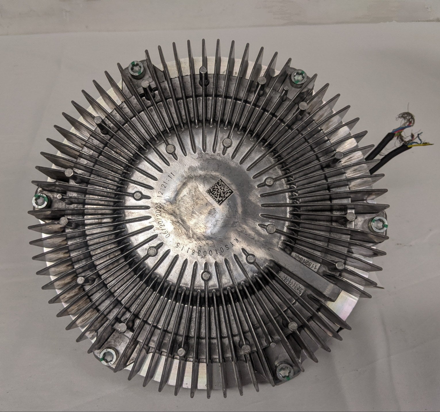 Damaged Kysor Thread-on DD13 U206 Viscous Fan Clutch - P/N KYS 010033115 (9796147872060)