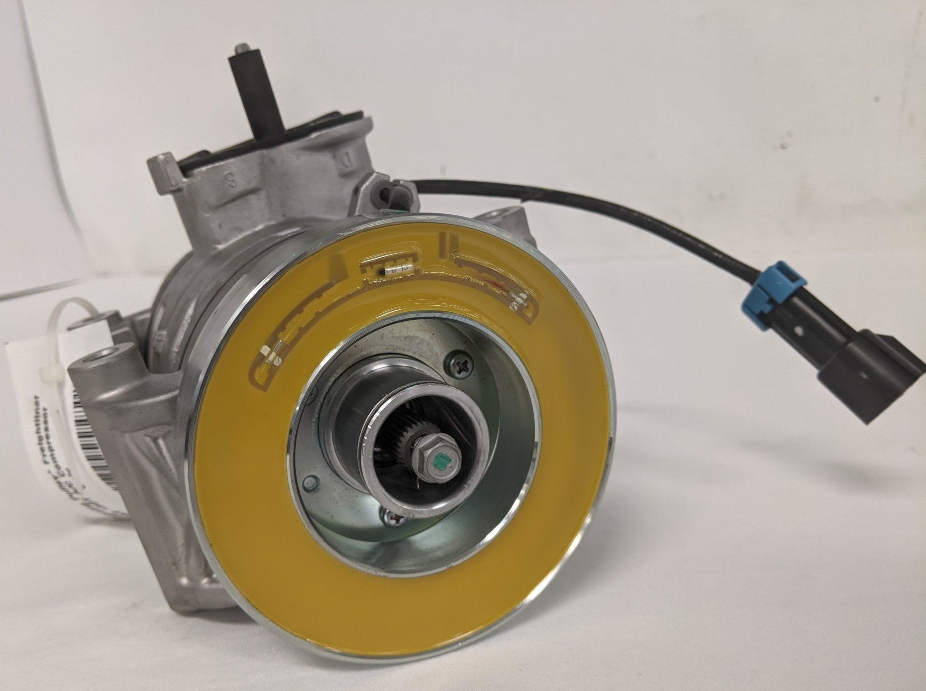 *Missing Pulley* Freightliner DKS-15DT A/C Compressor Only - P/N  22-75520-000 (9814076260668)