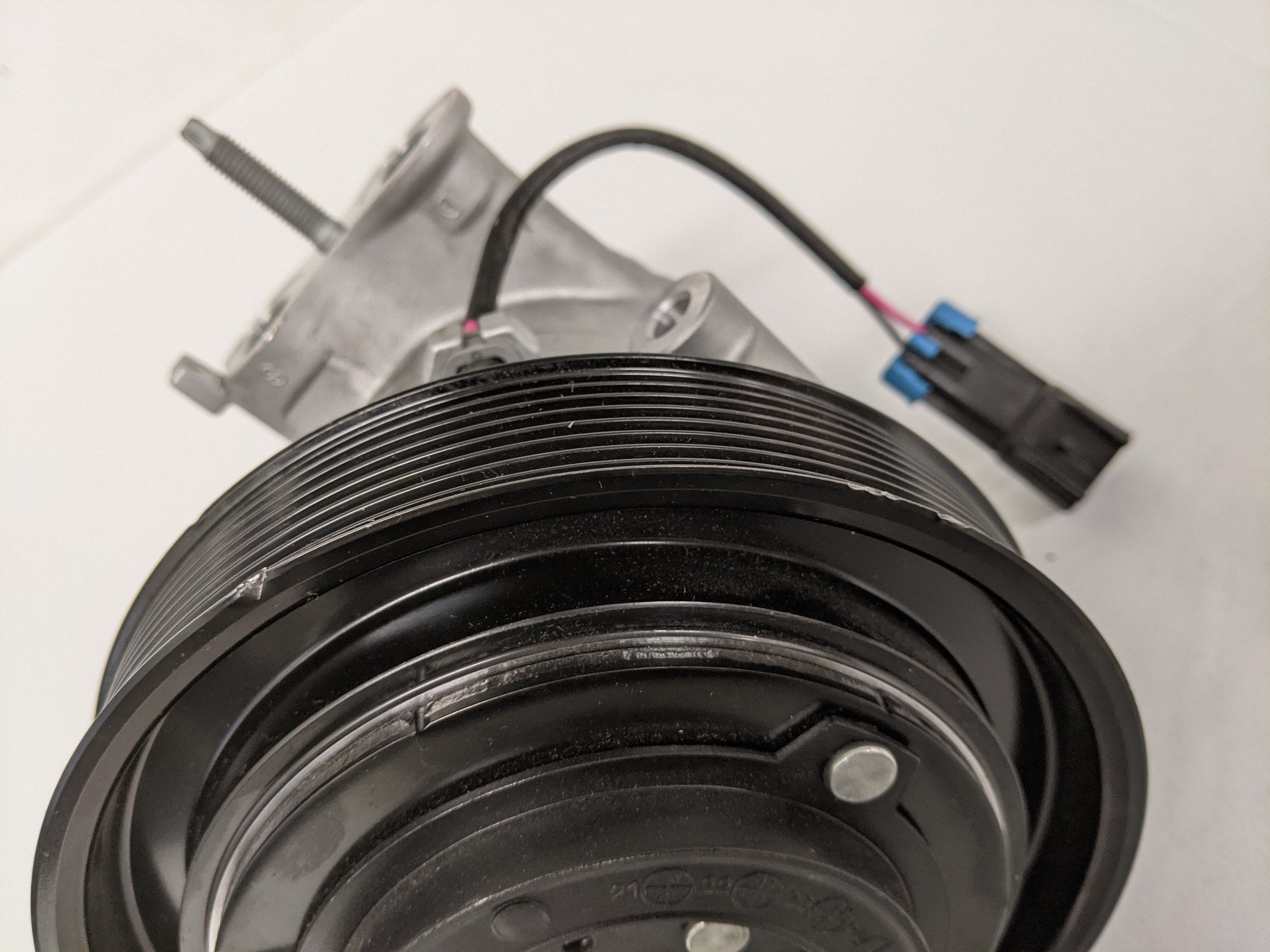 Nicked Pulley* DKS-15DT 160 mm A/C Compressor - 22-75520-000