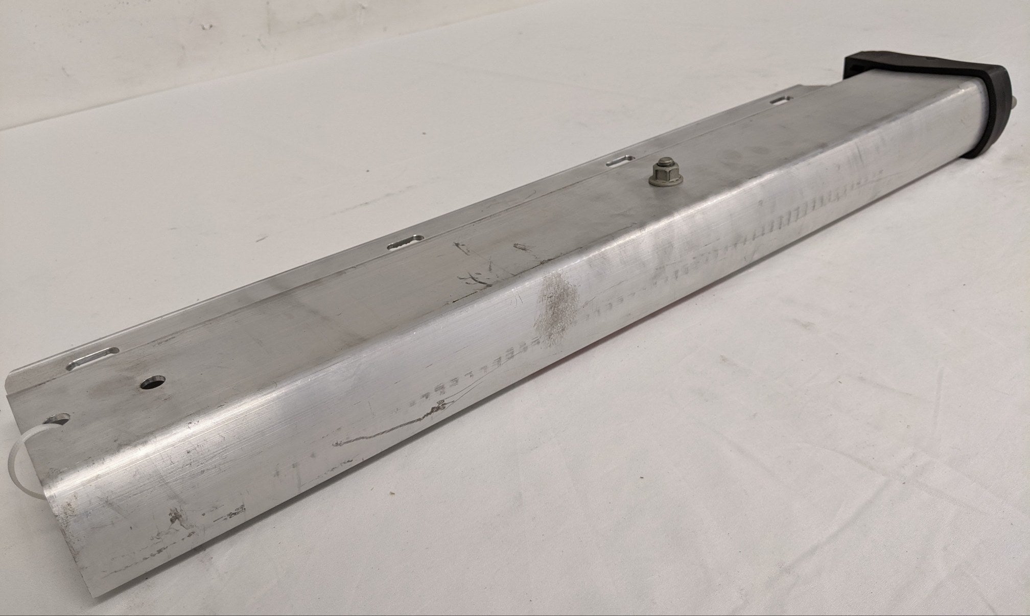 LH Short Mud Flap Mounting Bracket - 22-77903-000