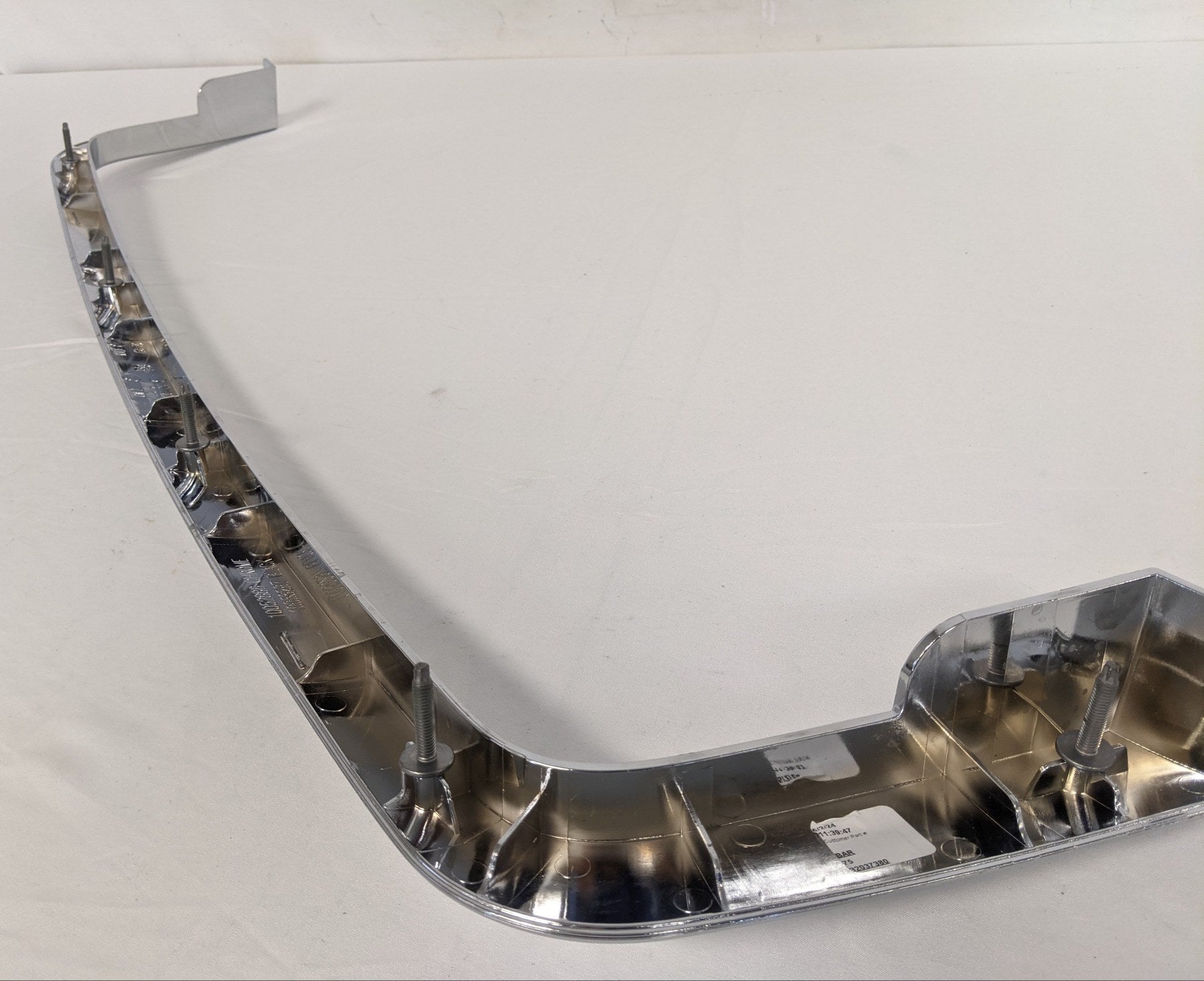 Freightliner Cascadia P4 Chrome Center Bumper Bezel Trim - P/N A21-28982-001 (9868014158140)