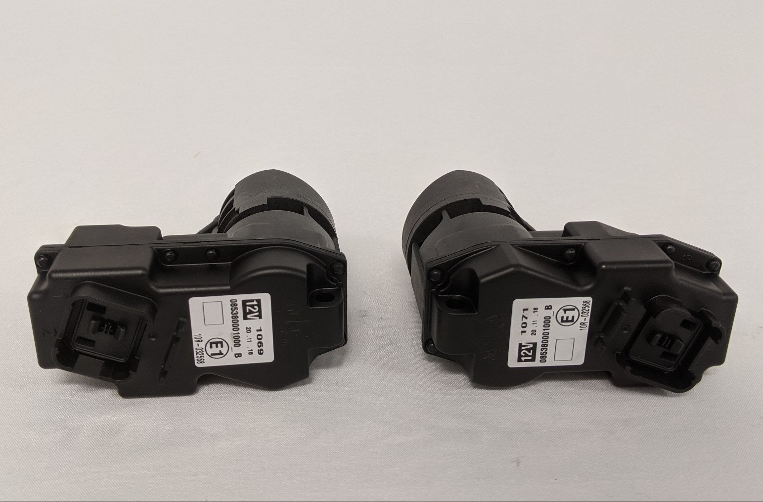 New *Lot of 2* Direct Connect Actuators -  P/N MEK 614140005 (9879099244860)