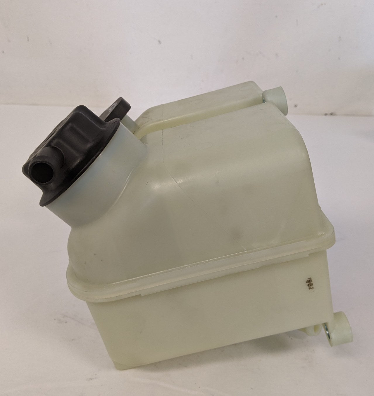 Freightliner/Western Star 4 QT Power Steering Reservoir - P/N  A14-17941-000 (4777300295766)