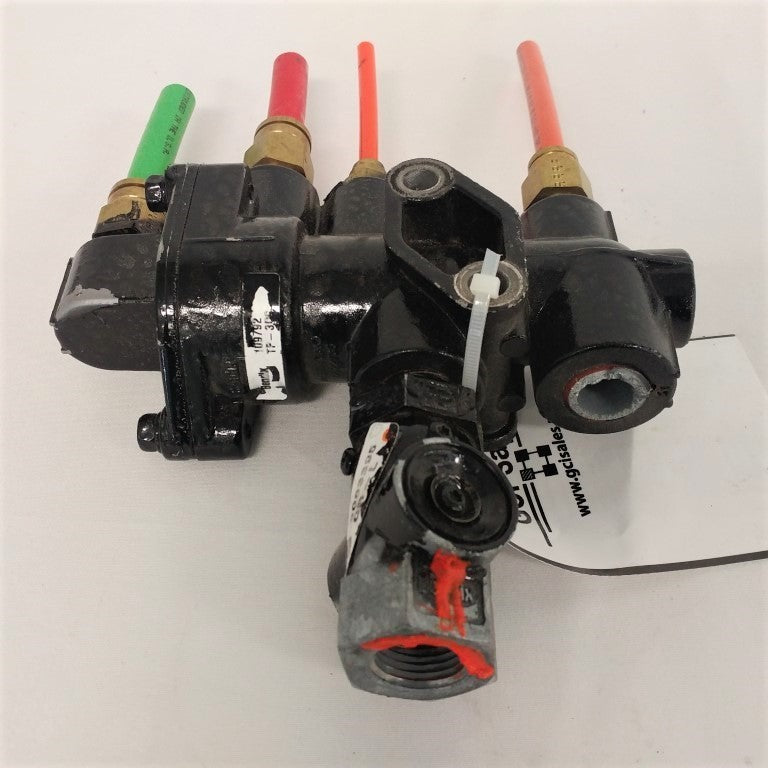 Damaged Bendix Tractor Protection Control Valve - P/N: 109792