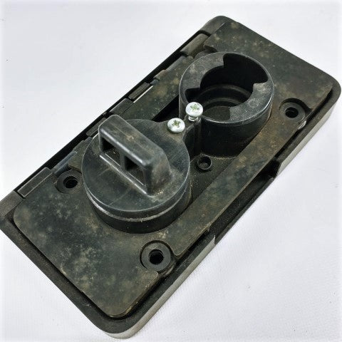 Cascadia Receptacle Service Entry For Block Heater P/N: 06-65163-000 (4017857298518)