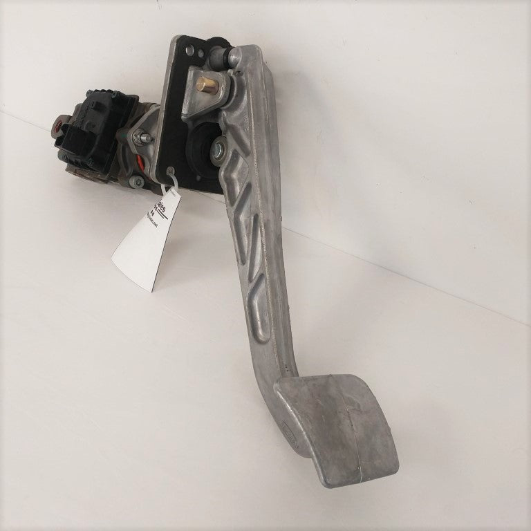 Damaged Freightliner P3 Valve Brake Pedal - P/N  961 899 211 0, 12-20222-000 (4770707308630)