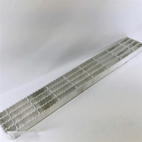 Freightliner LH 33" Aluminum Step - P/N: 22-60514-003 (4573085204566)