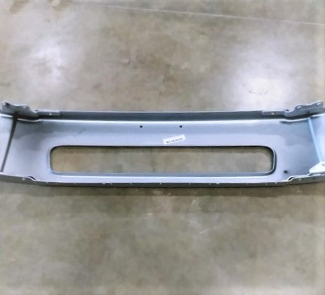 Freightliner M2 Bumper Assembly-CENTER,PTD,LIC PL P/N: A21-28184-022 (4574014767190)