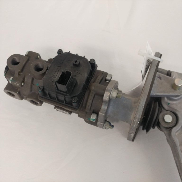 *Broken Connector* Wabco Stroke Valve Foot Brake Assy- P/N: A12-28393-000 (6727676100694)