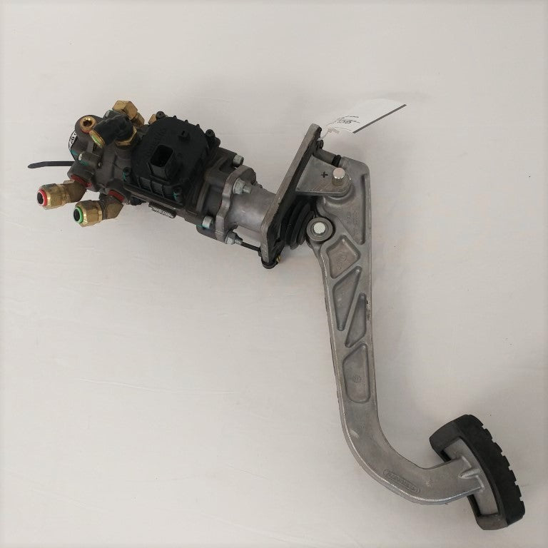 *For Parts* Wabco Stroke Valve Foot Brake Assy - P/N: A12-28393-000 (6726420398166)