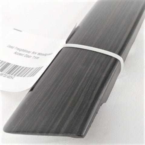 Used Freightliner RH Woodgrain Accent Door Trim - P/N: 18-68732-003 (6549129199702)