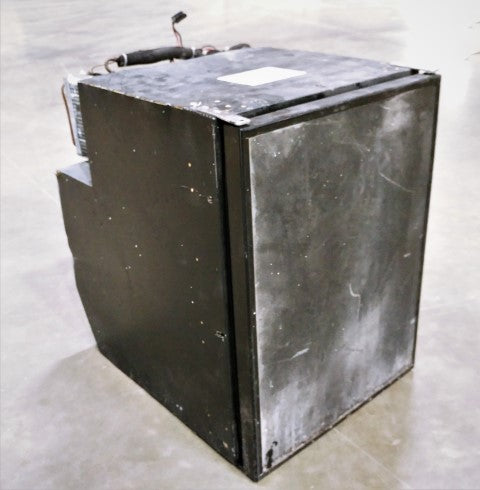 Damaged Dometic Truck Refrigerator M/N  750000005 (4654907752534)