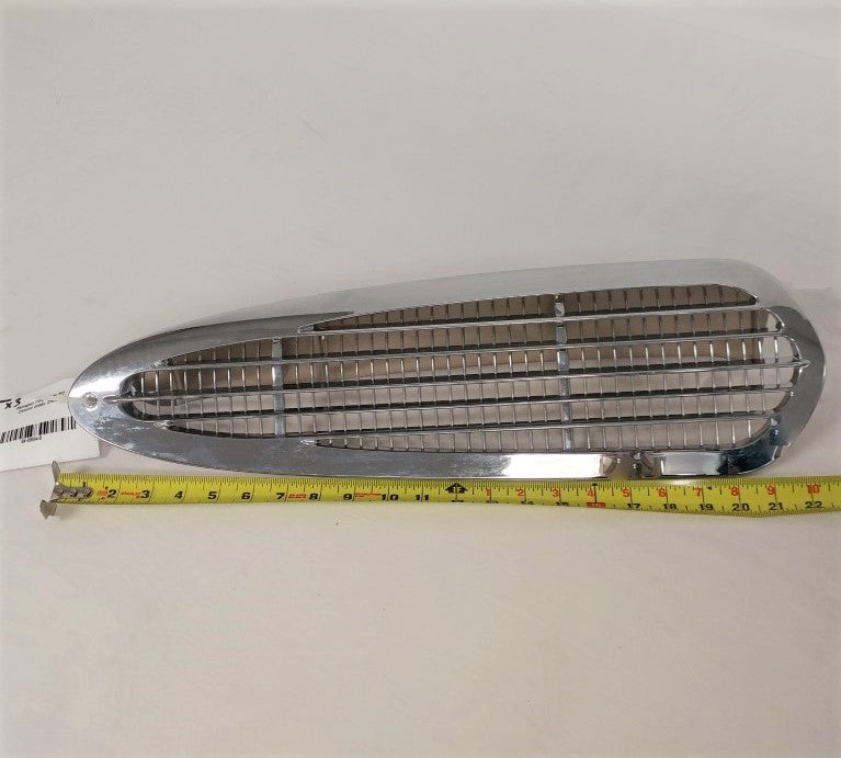 Damaged Freightliner M2 Chrome Intake Grille - P/N: 17-14836-004 (6746298253398)