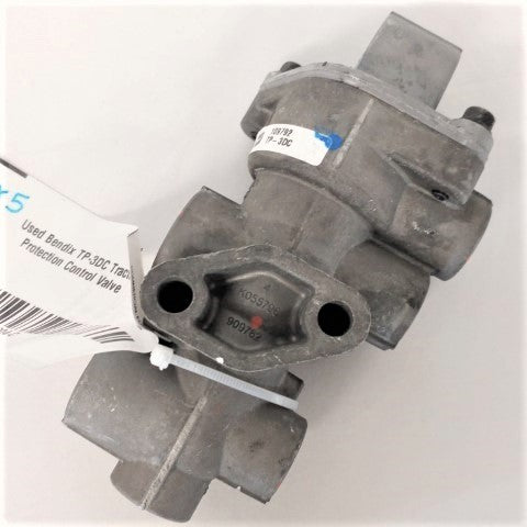 Used Bendix TP-3DC Tractor Protection Control Valve - P/N 109792