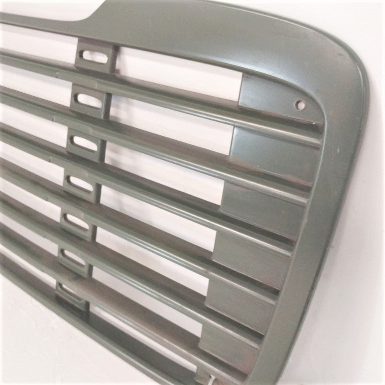 Used Freightliner M2 Highway Hunter Green Grille  - P/N: 17 14787 000, 17-14627-000 (6750586929238)