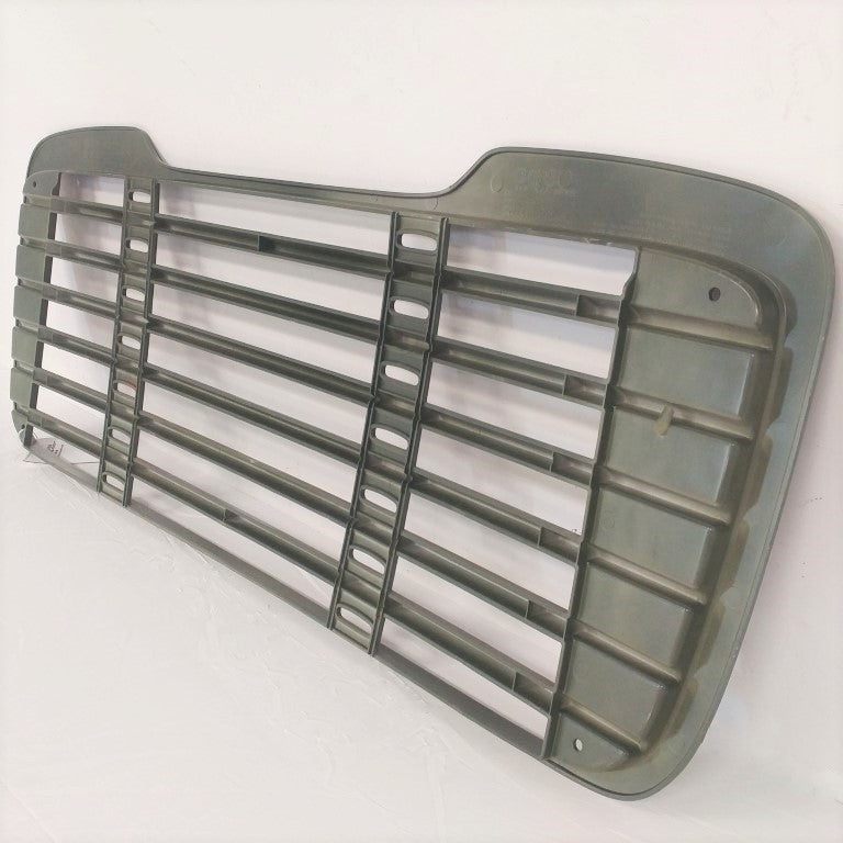 Used Freightliner M2 Highway Hunter Green Grille  - P/N: 17 14787 000, 17-14627-000 (6750586929238)