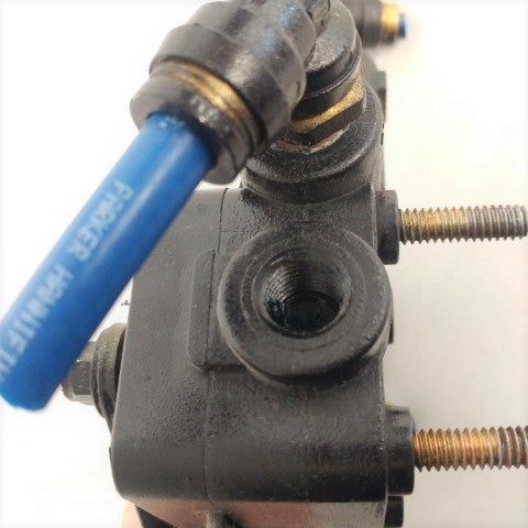 Used Hendricks Rear Suspension Height Control Leveling Valve - P/N  16-14318-000 (3939497836630)