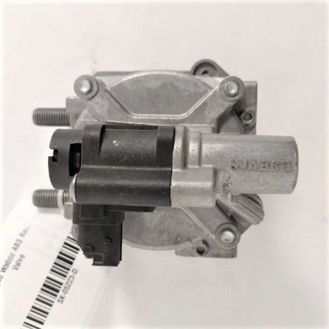 Damaged Wabco ABS Relay Valve - P/N  976 200 100 0 / 9762001000 (6747196620886)