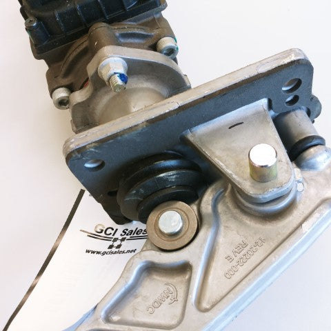 Damaged Freightliner P3 Valve Brake Pedal - P/N  961 899 211 0, 12-20222-000 (4770707308630)