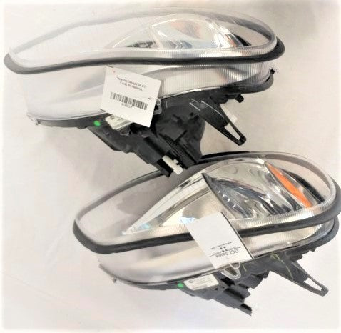 *Parts Only Damaged Set of 2* FLN M2 RH Headlamps - P/N: A06-75732-004 (6602011344982)