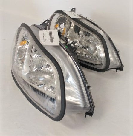 *Parts Only Damaged Set of 2* FLN M2 RH Headlamps - P/N: A06-75732-004 (6602011344982)