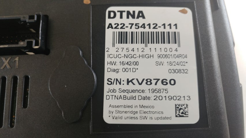 Freightliner 6-Gauge Instrument Cluster-km/h - P/N: A22-75412-111, A22-75412-211 (4017921196118)