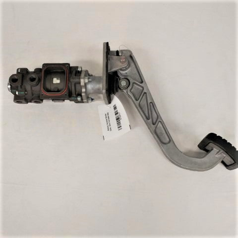 Missing Connector Meritor Stoke, Valve Foot Brake Assy - P/N: A12-28393-000 (6615601741910)