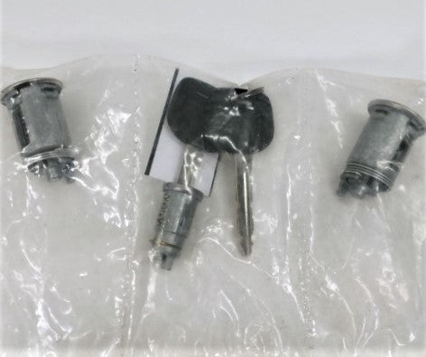 Freightliner Door & Ignition Lock Set - P/N: A22-57157-000 (4865189150806)