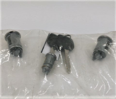 Freightliner Door & Ignition Lock Set - P/N: A22-57157-000 (4865189150806)