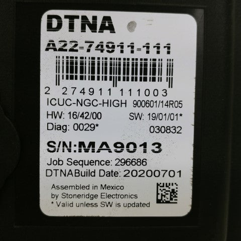 Freightliner Speedometer & Tach Cluster - km/h - P/N: A22-74911-111-B (4908903563350)