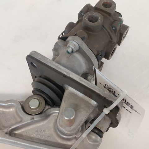 Used Wabco P3 Foot Brake Valve Assembly - P/N  A12-28399-001 (6781491904598)